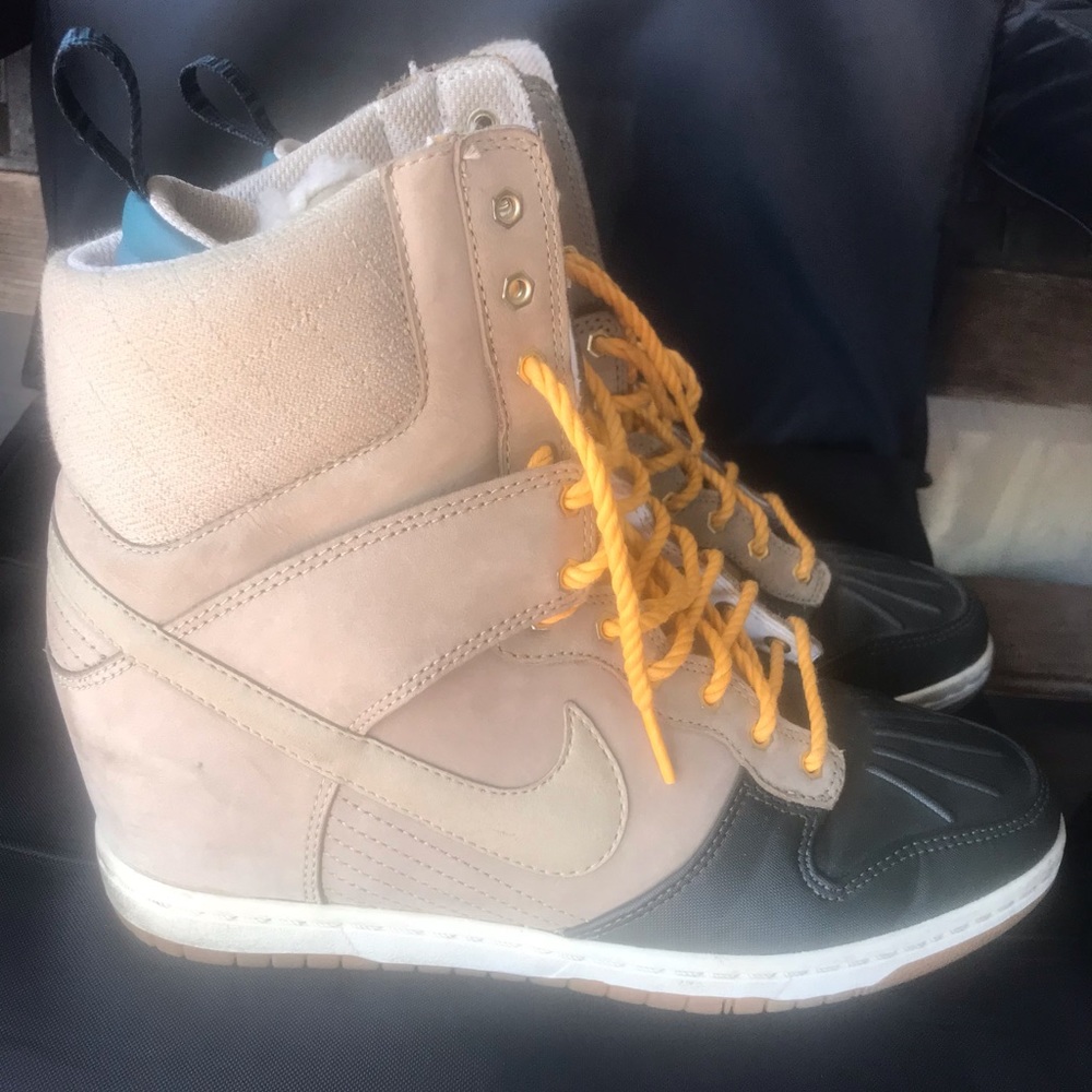 Nike wedge suede Size 9.5